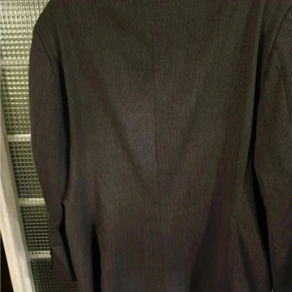 Armani Collezioni men’s dark gray striped wool blazer size 46R